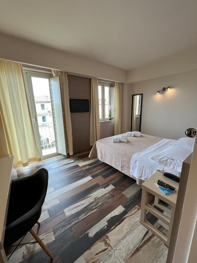 Don Ugo Luxury Rooms Tropea Bagian luar foto