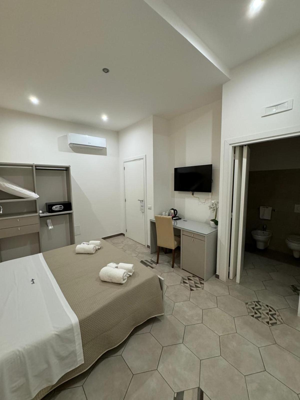 Don Ugo Luxury Rooms Tropea Bagian luar foto