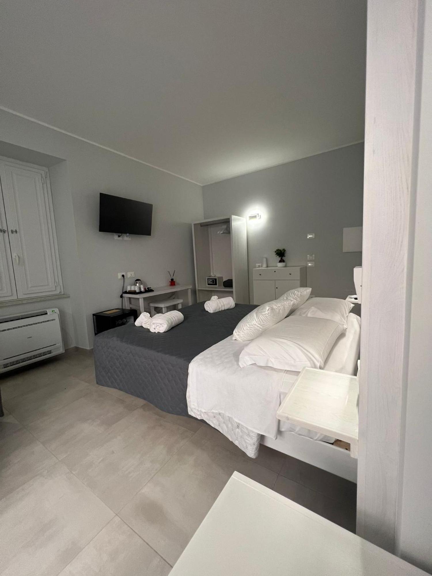 Don Ugo Luxury Rooms Tropea Bagian luar foto